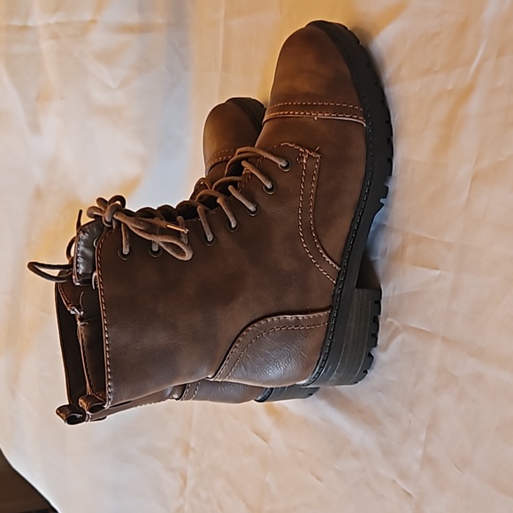 Ladies Short Boots - Picture 2 of 6